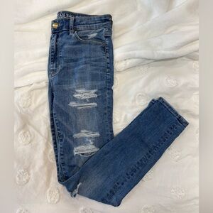 EUC American Eagle size 6 hi-rise distressed jegging